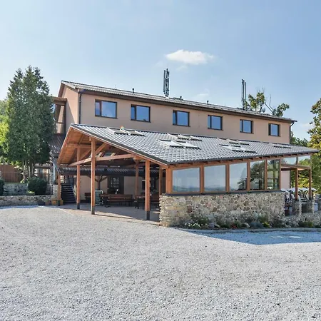 Meran Πανσιόν *